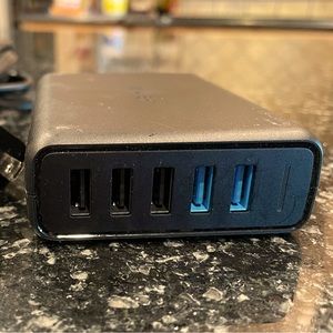 Anker IQ brand charger. Like new.⚡️⚡️⚡️